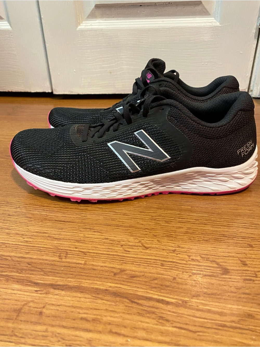 New Balance Women's Black & Pink Fresh Foam Arishi Running Shoes